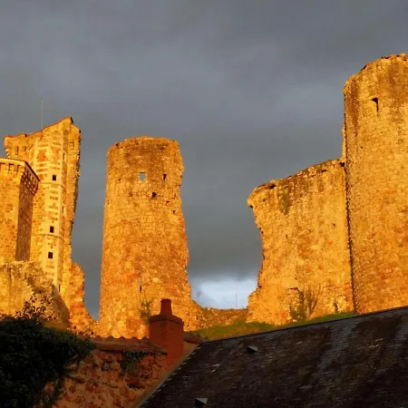Maison Medievale 15eme Siecle Dans Village Historique D'herisson - Fr-1-489-29 * Herisson