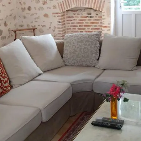 Charmante Maison Du 15e Siecle Avec Jardin, Au Coeur D'un Village Medieval - Fr-1-489-29 Apartmán *